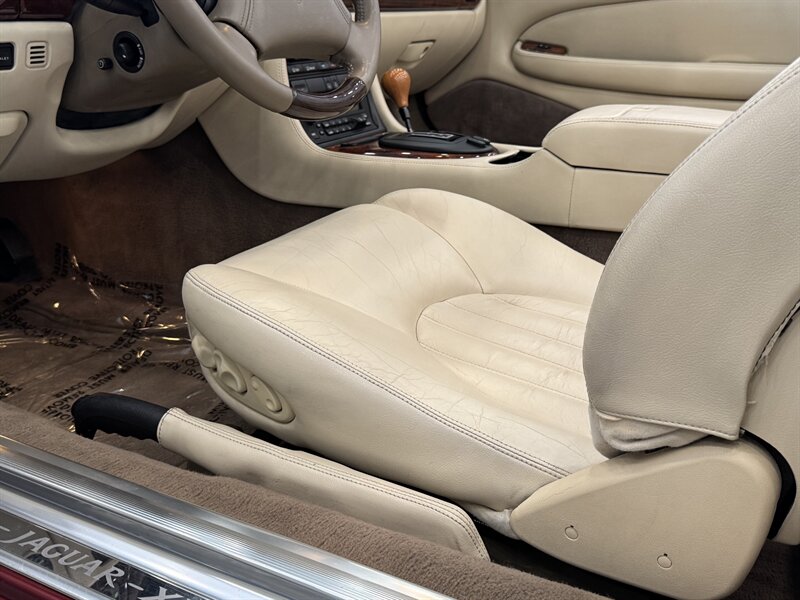1997 Jaguar XK 8 photo 17