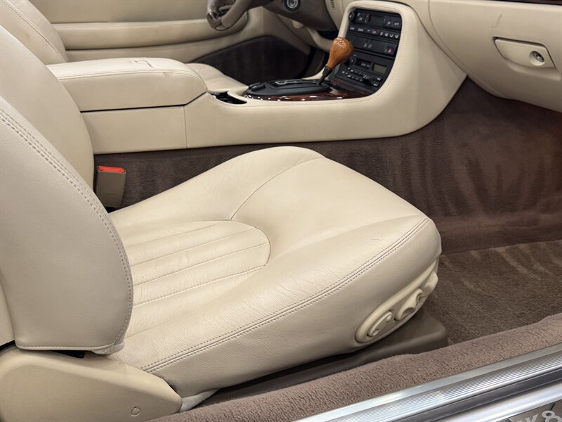 1997 Jaguar XK 8 photo 18