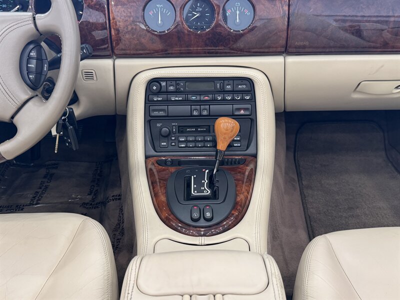1997 Jaguar XK 8 photo 36