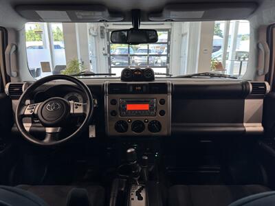 2012 Toyota FJ Cruiser 4X4   - Photo 8 - Gladstone, OR 97027