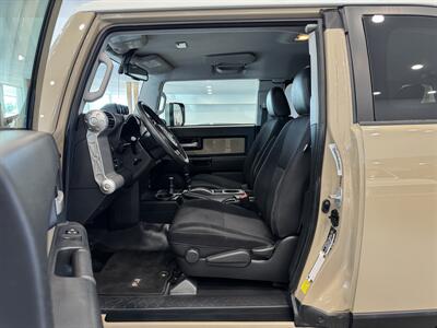 2012 Toyota FJ Cruiser 4X4   - Photo 7 - Gladstone, OR 97027