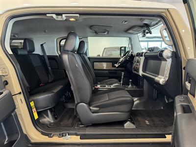 2012 Toyota FJ Cruiser 4X4   - Photo 12 - Gladstone, OR 97027