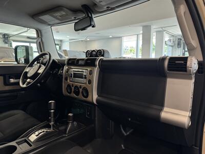 2012 Toyota FJ Cruiser 4X4   - Photo 24 - Gladstone, OR 97027