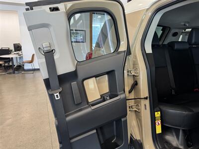 2012 Toyota FJ Cruiser 4X4   - Photo 15 - Gladstone, OR 97027