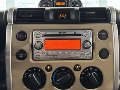 2012 Toyota FJ Cruiser 4X4   - Photo 33 - Gladstone, OR 97027