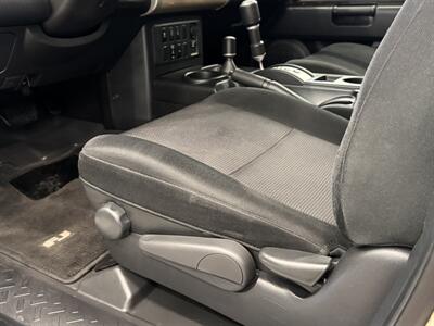 2012 Toyota FJ Cruiser 4X4   - Photo 17 - Gladstone, OR 97027
