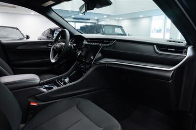 2025 Jeep Grand Cherokee Laredo   - Photo 9 - Gladstone, OR 97027