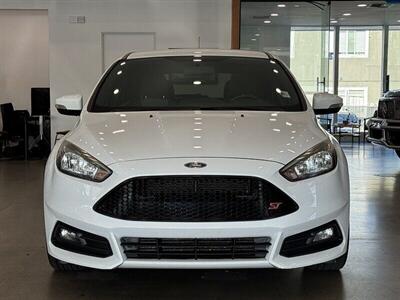 2017 Ford Focus ST   - Photo 2 - Gladstone, OR 97027