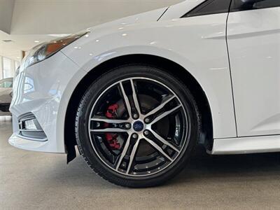 2017 Ford Focus ST   - Photo 38 - Gladstone, OR 97027
