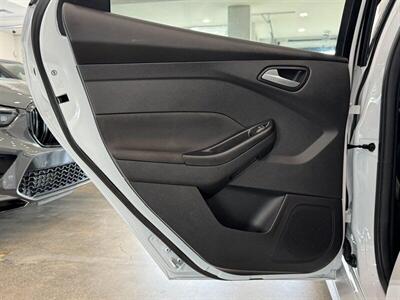 2017 Ford Focus ST   - Photo 15 - Gladstone, OR 97027