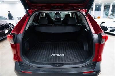 2023 Toyota RAV4 Hybrid XLE Premium 1 Owner   - Photo 8 - Gladstone, OR 97027