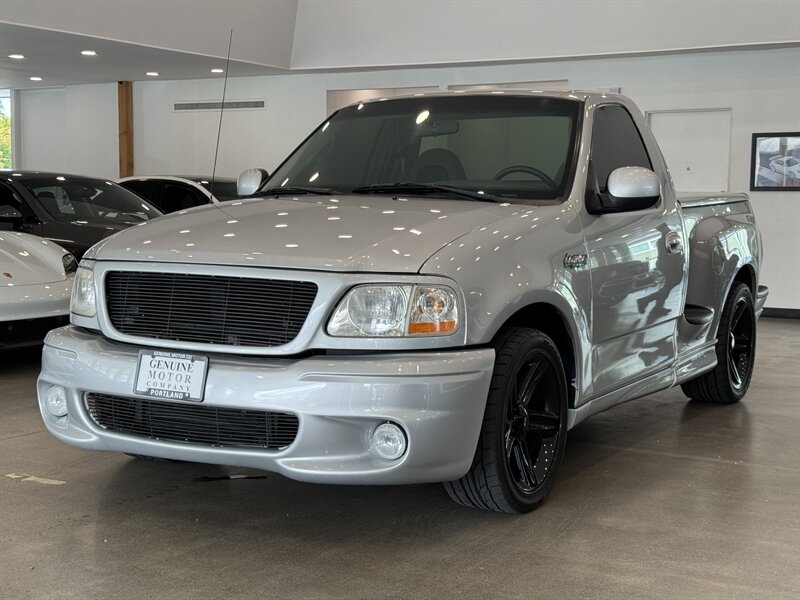 2000 Ford F-150 SVT Lightning - Photo 1 - Gladstone, OR 97027