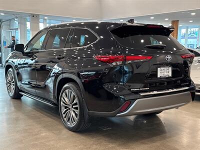 2021 Toyota Highlander Hybrid Platinum AWD   - Photo 4 - Gladstone, OR 97027