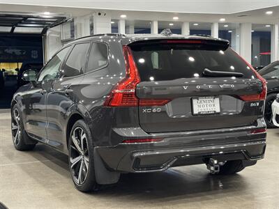 2023 Volvo XC60 B6 Ultimate Dark Theme   - Photo 4 - Gladstone, OR 97027