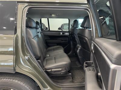 2024 Hyundai SANTA FE Hybrid SEL   - Photo 10 - Gladstone, OR 97027