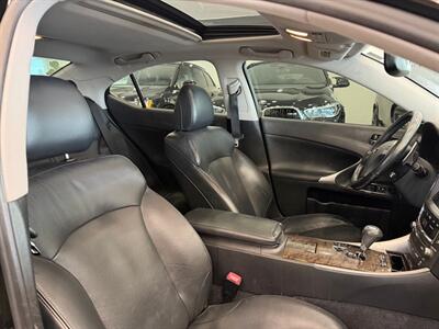 2011 Lexus IS 250   - Photo 8 - Gladstone, OR 97027