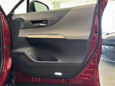 2021 Toyota Venza Limited   - Photo 14 - Gladstone, OR 97027