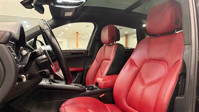 2021 Porsche Macan   - Photo 8 - Gladstone, OR 97027