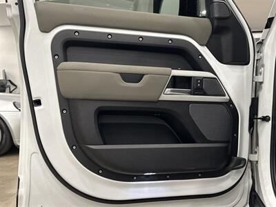 2021 Land Rover Defender SE - Photo 13 - Gladstone, OR 97027