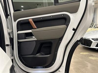 2021 Land Rover Defender SE - Photo 16 - Gladstone, OR 97027