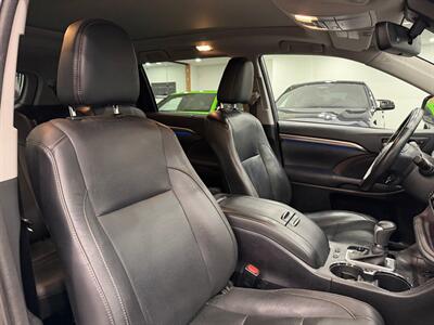 2018 Toyota Highlander Hybrid Limited Platinum   - Photo 8 - Gladstone, OR 97027