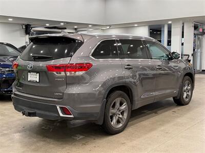 2018 Toyota Highlander Hybrid Limited Platinum   - Photo 3 - Gladstone, OR 97027