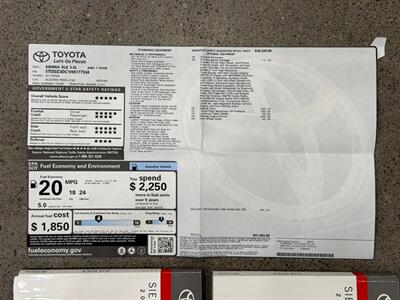 2017 Toyota Sienna XLE 7 Passenger - Photo 14 - Gladstone, OR 97027