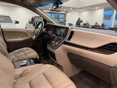 2017 Toyota Sienna XLE 7 Passenger - Photo 11 - Gladstone, OR 97027
