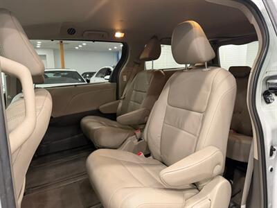 2017 Toyota Sienna XLE 7 Passenger - Photo 8 - Gladstone, OR 97027