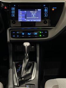 2018 Toyota Corolla LE ECO   - Photo 14 - Gladstone, OR 97027