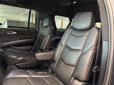 2016 Cadillac Escalade ESV Platinum   - Photo 11 - Gladstone, OR 97027