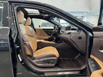 2019 Lexus ES 300h Luxury   - Photo 9 - Gladstone, OR 97027