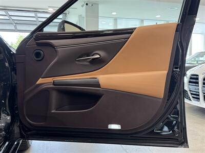 2019 Lexus ES 300h Luxury   - Photo 14 - Gladstone, OR 97027