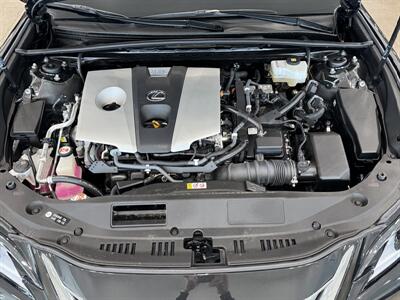 2019 Lexus ES 300h Luxury   - Photo 41 - Gladstone, OR 97027