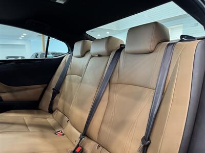 2019 Lexus ES 300h Luxury   - Photo 25 - Gladstone, OR 97027