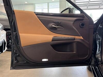 2019 Lexus ES 300h 300h Luxury   - Photo 13 - Gladstone, OR 97027
