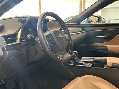 2019 Lexus ES 300h   - Photo 11 - Gladstone, OR 97027