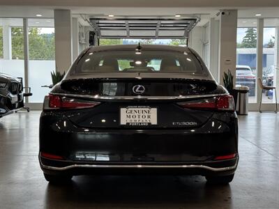 2019 Lexus ES 300h Luxury   - Photo 5 - Gladstone, OR 97027