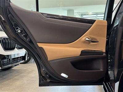 2019 Lexus ES 300h 300h Luxury   - Photo 15 - Gladstone, OR 97027