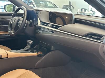 2019 Lexus ES 300h   - Photo 13 - Gladstone, OR 97027