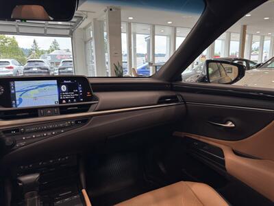 2019 Lexus ES 300h Luxury   - Photo 28 - Gladstone, OR 97027