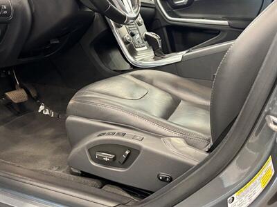 2016 Volvo V60 T5   - Photo 17 - Gladstone, OR 97027