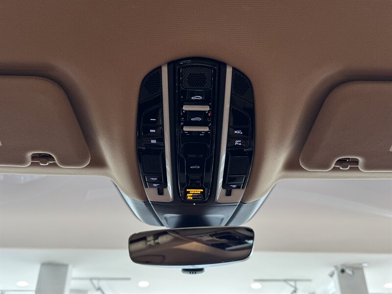 2020 Porsche Panamera 4 E-Hybrid photo 29