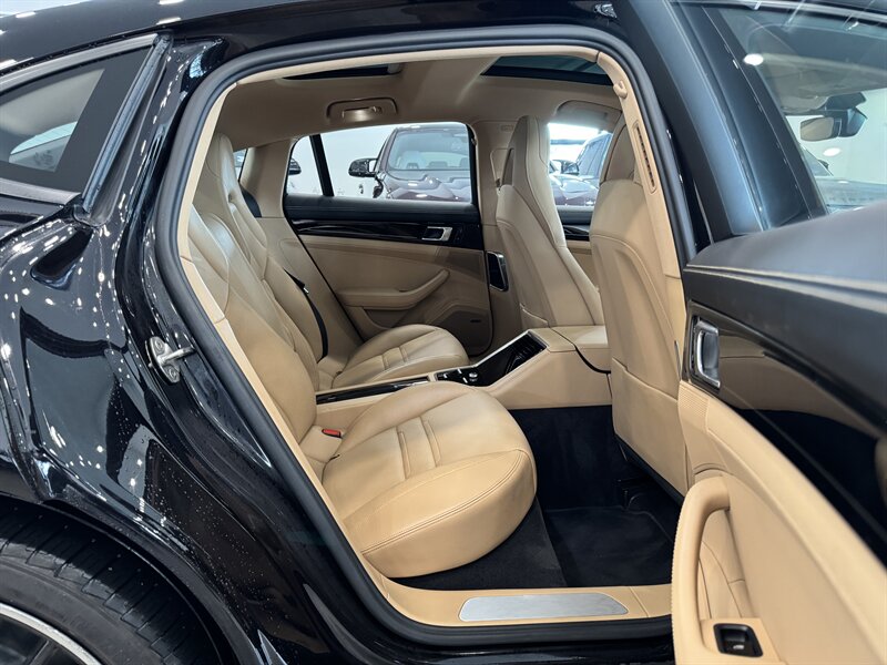 2020 Porsche Panamera 4 E-Hybrid photo 8