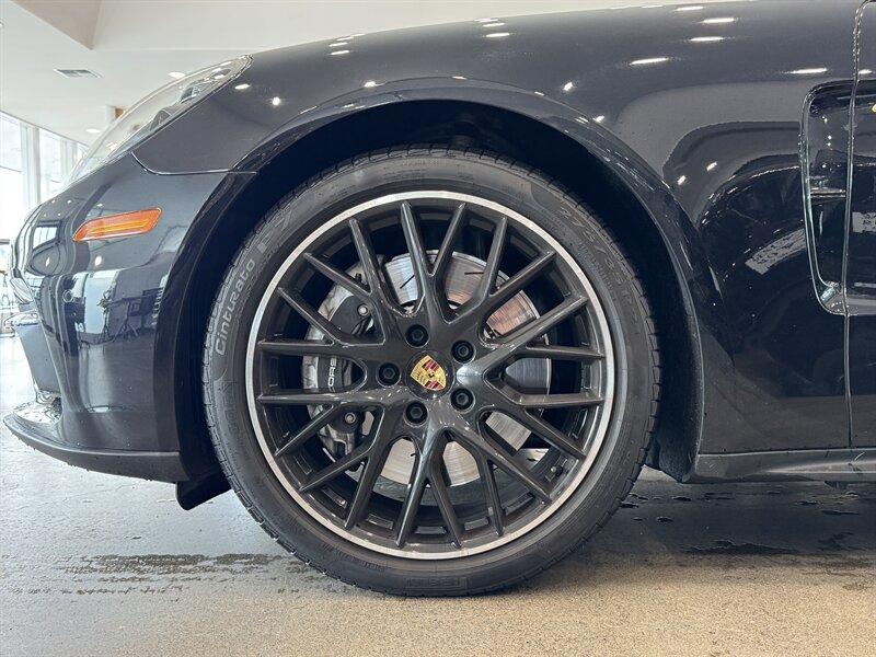 2020 Porsche Panamera 4 E-Hybrid photo 32
