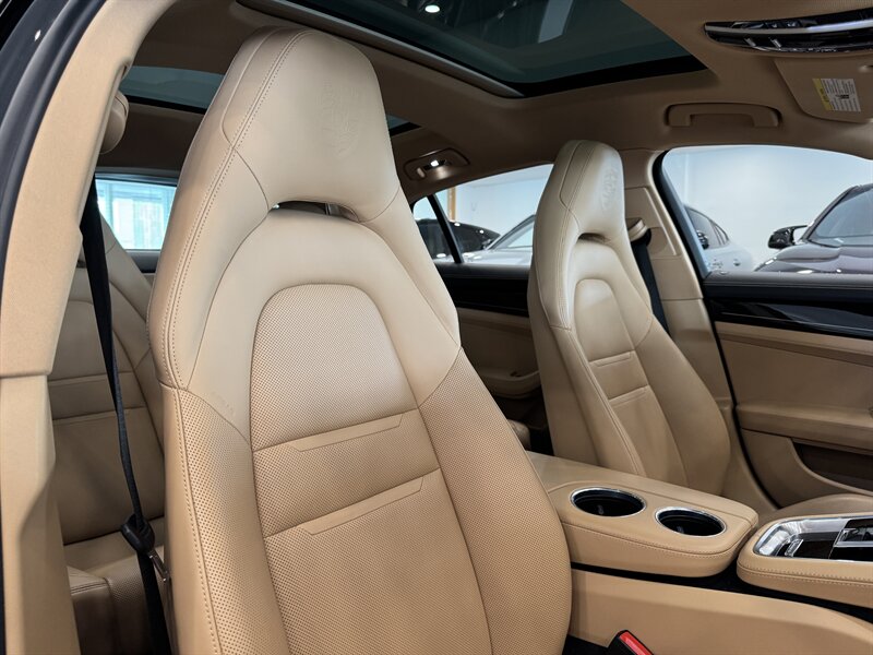 2020 Porsche Panamera 4 E-Hybrid photo 13