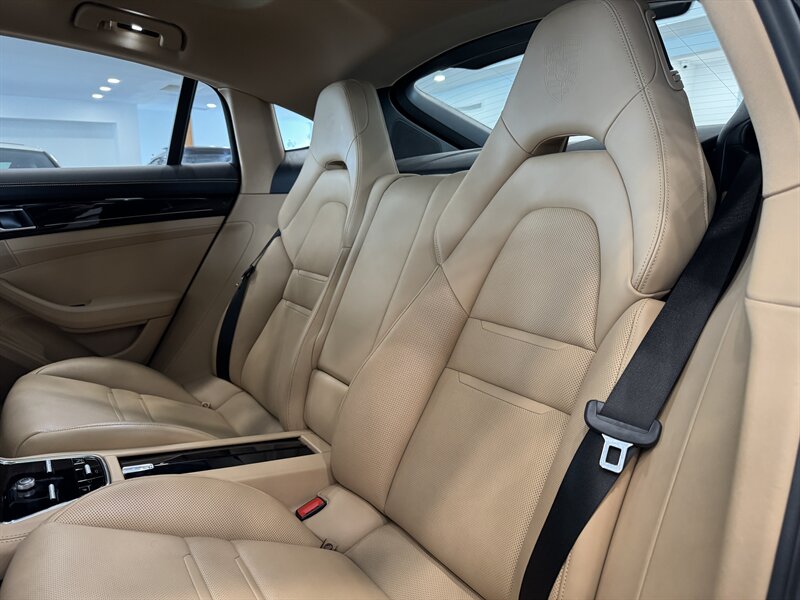 2020 Porsche Panamera 4 E-Hybrid photo 15