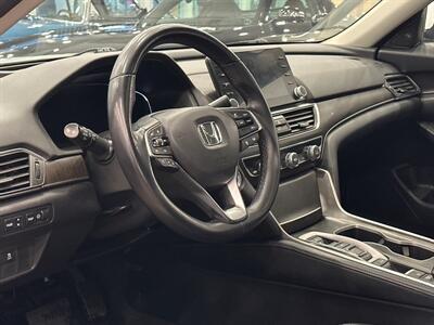 2018 Honda Accord Touring   - Photo 12 - Gladstone, OR 97027