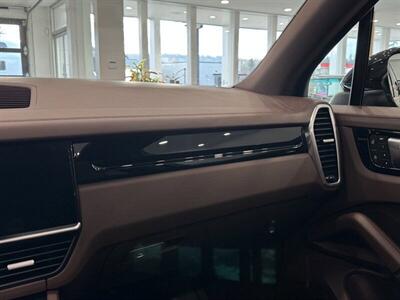 2023 Porsche Cayenne   - Photo 38 - Gladstone, OR 97027