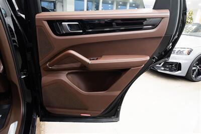 2023 Porsche Cayenne   - Photo 21 - Gladstone, OR 97027